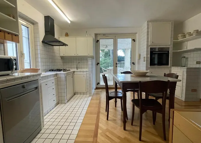 Adele Vila Citta Sant'Angelo